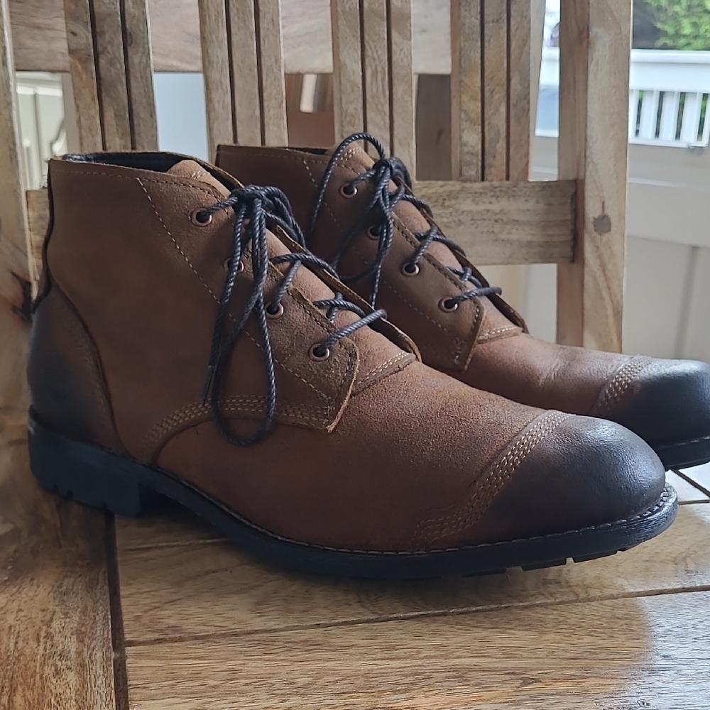 Timberland Tan Earth keepers leather Chukka Boots 9M